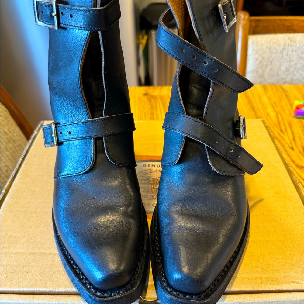 EUC women’s black leather Harley Davidson motorcycle boots size 6.5